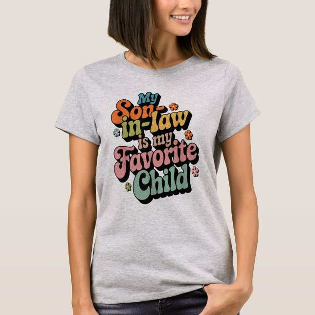 Min son i juridik är mitt favoritbarn t shirt (Framsida)