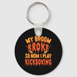 Min sopkvast gick sönder så nu tränar jag kickboxn nyckelring