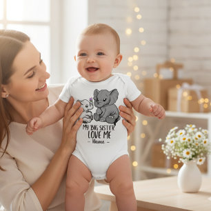 Min store syster älskar mig med personligt namn t shirt