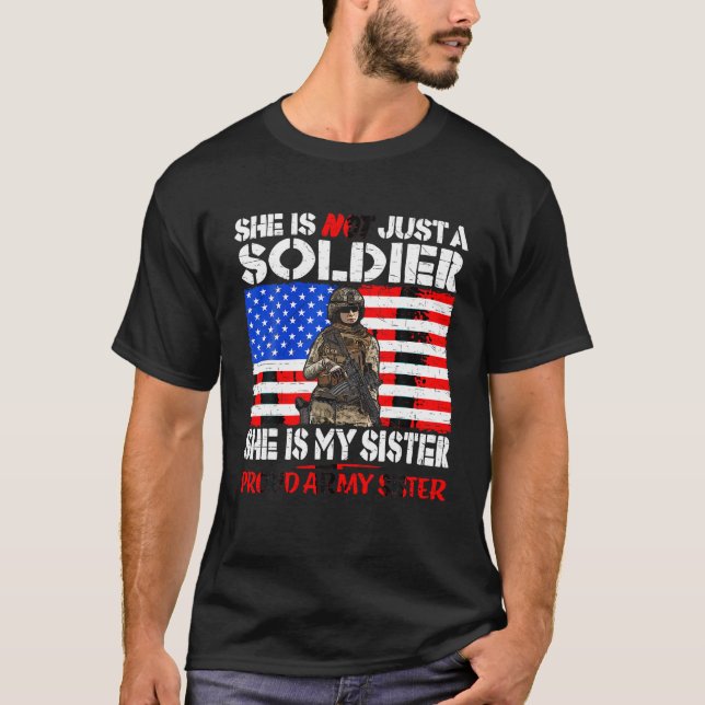 Min syster är militär soldat. t shirt (Framsida)