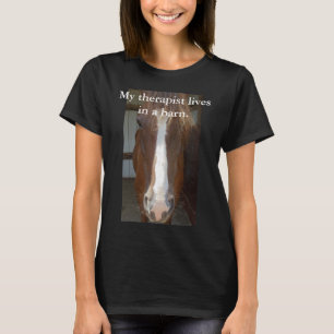 Min terapeut bor i en barn. tee shirt