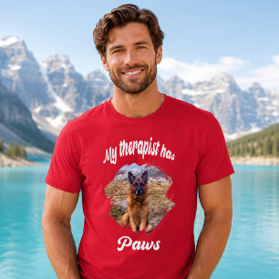 Min terapeut har tassar hund foto röd t shirt