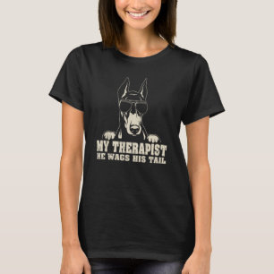 Min terapist Wags Hans Svan Doberman T Shirt