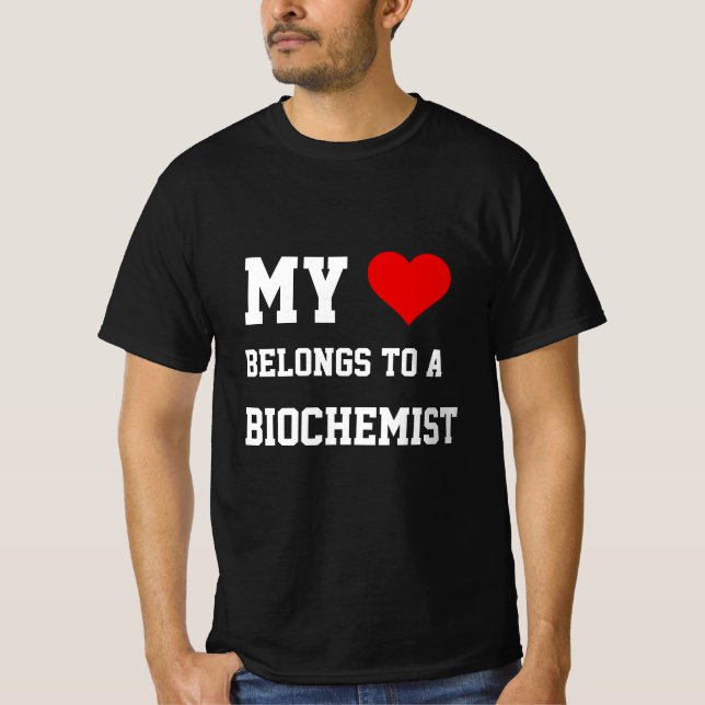 Min Tillhör En Biokemist T-Shirt (Framsida)