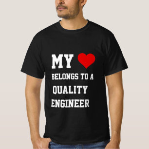 Min Tillhör En Kvalitetsingenjör T-Shirt