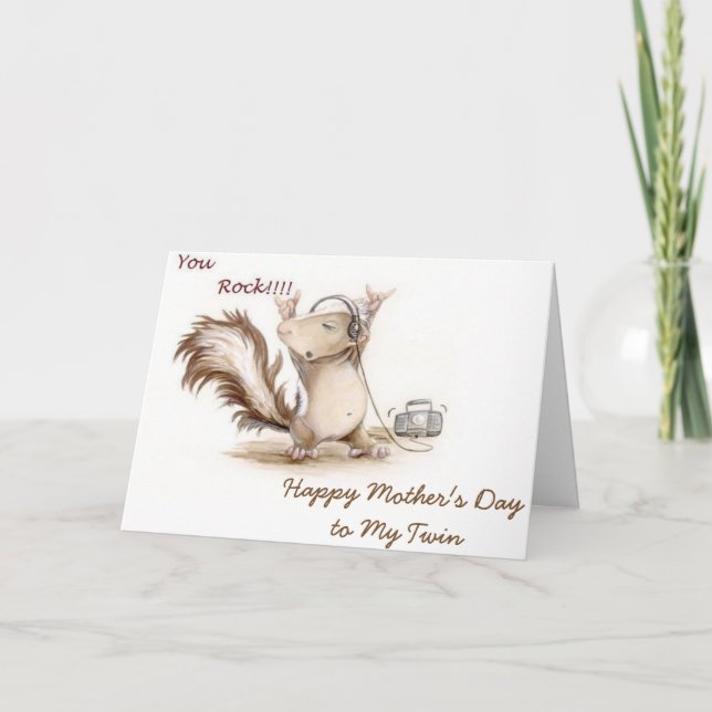 "MIN TWIN" ÄR EN ROCKSTJÄRNA-LYCKLIG MORS DAG KORT (Framsida)