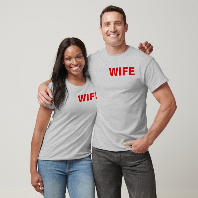 MIN WIFE HISS HEAVIER ÄN DU TEE (Unisex)