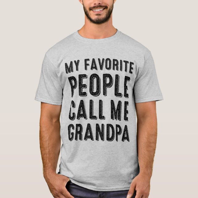 Mina favoriter kallar mig "Morpa T-shirt" T Shirt (Framsida)