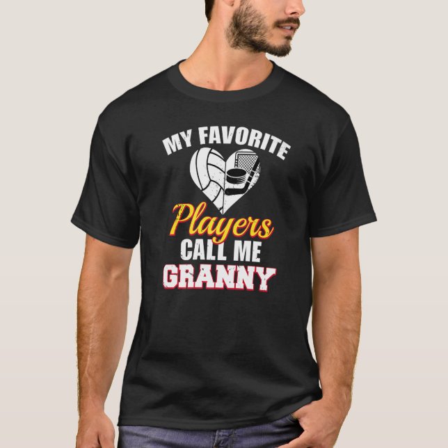 Mina favoritspelare kallar mig Granny Volleyball H T Shirt (Framsida)