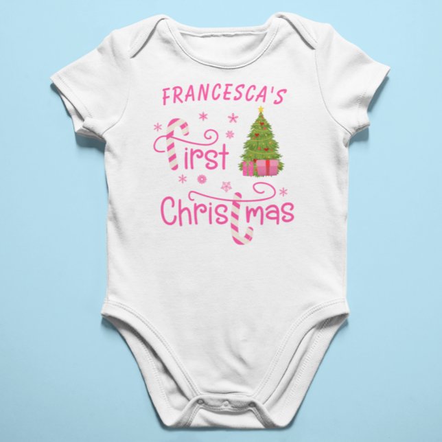 Mina första julklappar och julgran Rosa T Shirt (My First Christmas Gifts and Christmas Tree Pink Baby Bodysuit)
