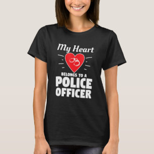 Mina hjärtliga Tillhör till en polisman i Make T Shirt
