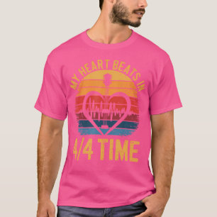 Mina hjärtrytm inom 4 4 gånger retro akustiskt git t shirt