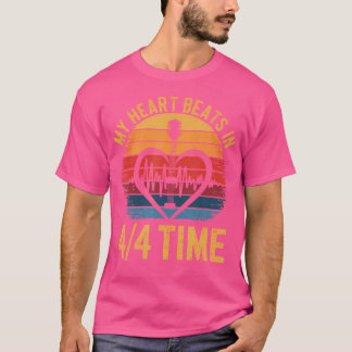 Mina hjärtrytm inom 4 4 gånger retro akustiskt git t shirt