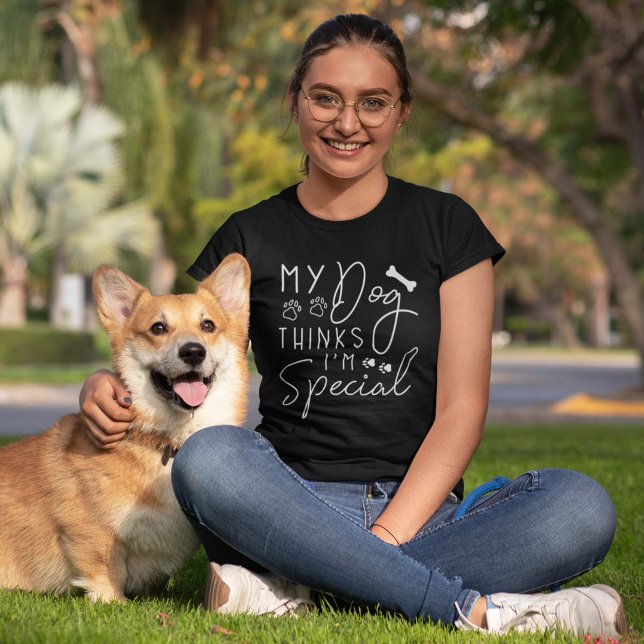 Mina Hund tror att jag är Speciell T Shirt (Skapare uppladdad)