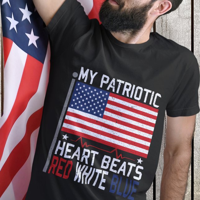Mina patriotiska hjärtslag Rött vitt blått T Shirt (Skapare uppladdad)