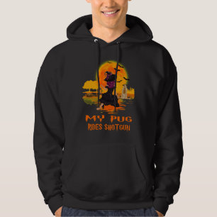 Mina Pug Rides Pistol Hund och Witch Funny Hallowe Hoodie