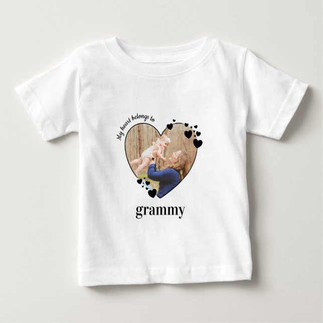 Mina Tillhör att göra Baby-foto till ett specialom T Shirt (Framsida)