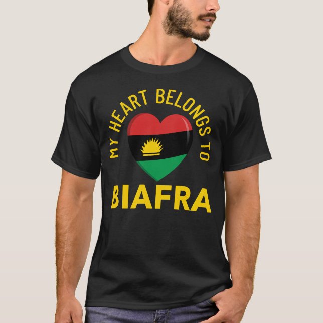 Mina Tillhör i hjärtat på Biafra T Shirt (Framsida)