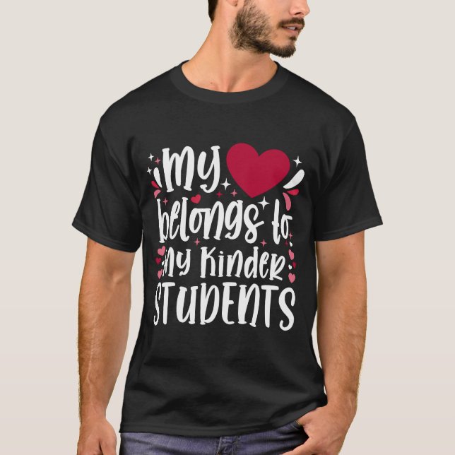 Mina Tillhör i Studenter Kindergarte T Shirt (Framsida)