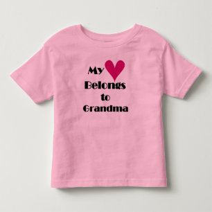 Mina Tillhör på mormor T-shirt