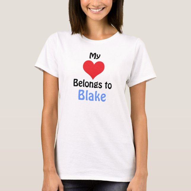 Mina Tillhör till Blake Tee Shirt (Framsida)