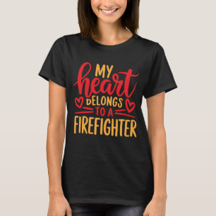 Mina Tillhör till en brandman T Shirt