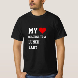 Mina Tillhör till en Lunch Dam T-Shirt