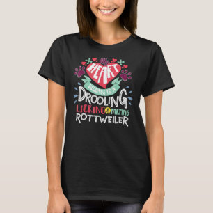 Mina Tillhör till en rottweiler T Shirt