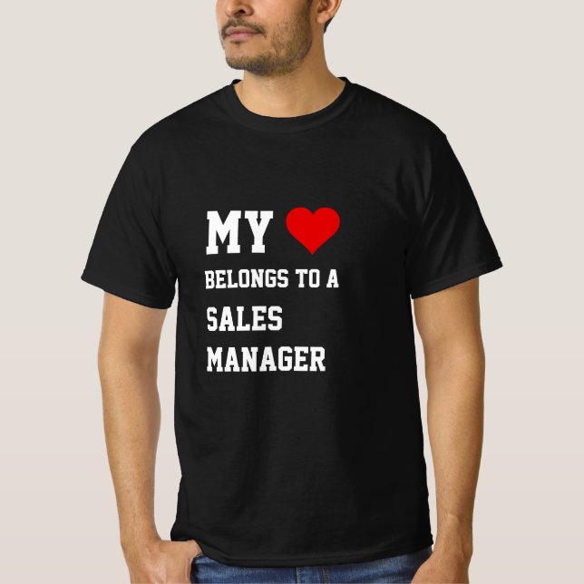 Mina Tillhör till en säljchef T-Shirt (Framsida)