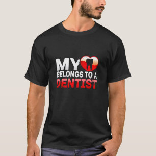 Mina Tillhör till en tandläkarbild T Shirt
