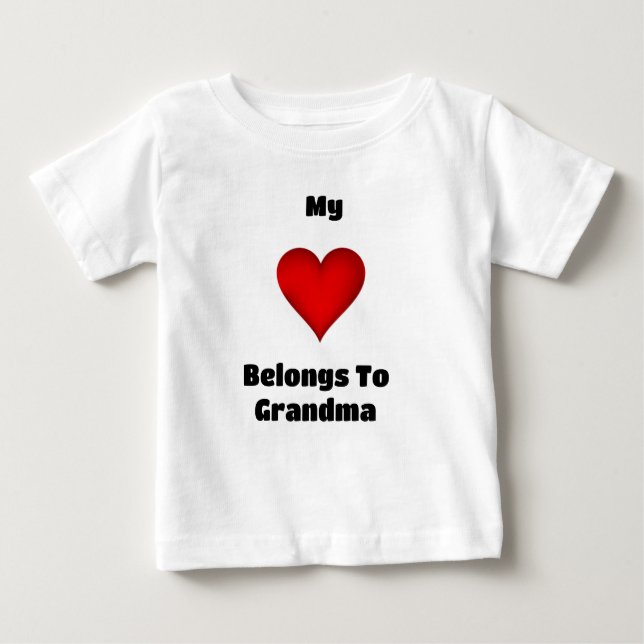 Mina ♥️ Tillhör till Grandma T-Shirt (Framsida)