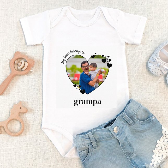 Mina Tillhör till Grandpa Anpassningsbar Baby Phot T Shirt (Skapare uppladdad)