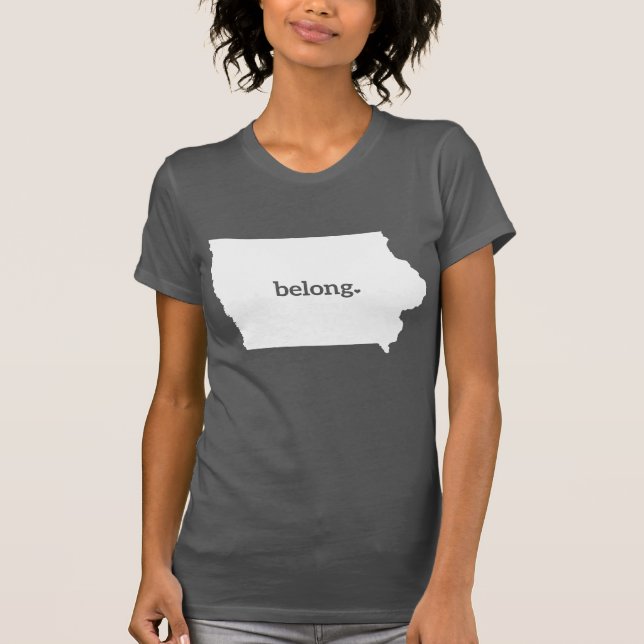 Mina Tillhör till Iowa T Shirt (Framsida)