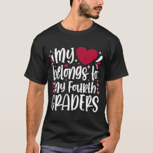 Mina Tillhör till min fjärde graders Valentineser T Shirt