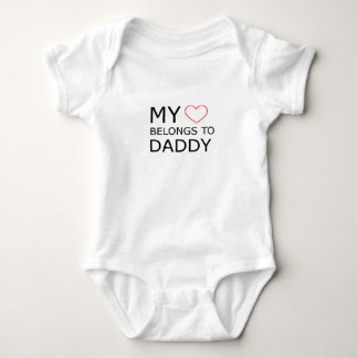 Mina Tillhör till pappa Baby Bodykostym Tee Shirt
