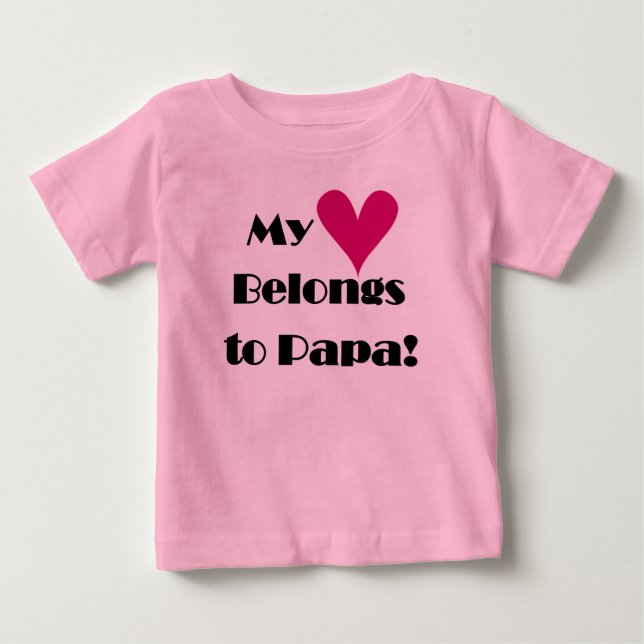 Mina Tillhör till Pappa Tee Shirt (Framsida)