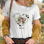 Mina Tillhör till Personlig Lover-foto T Shirt<br><div class="desc">Ta med dig din bästa vän med dig överallt du följer med den här anpassningsbarna, med fotokattskjorta! A måste ha för varje kattälskare, katt mamma och katt pappa! En roligt vrider på mitt katt i Kärlek, den här skjortan citerar "Mina Tillhör till" ... Anpassa med kattens favoritfoto och namn. COPYRIGHT...</div>