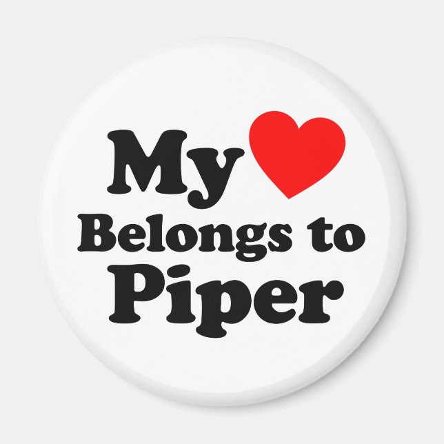 Mina Tillhör till Piper Magnet (Framsidan)