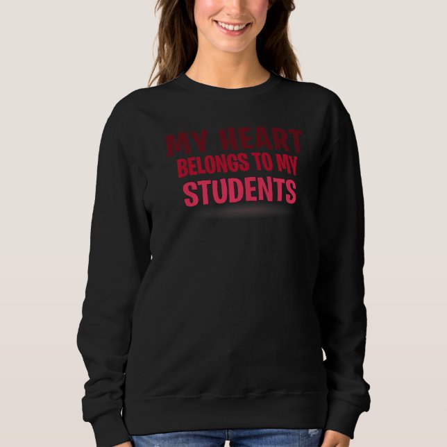 Mina Tillhör till Studenter Funny Alla hjärtans da T Shirt (Framsida)