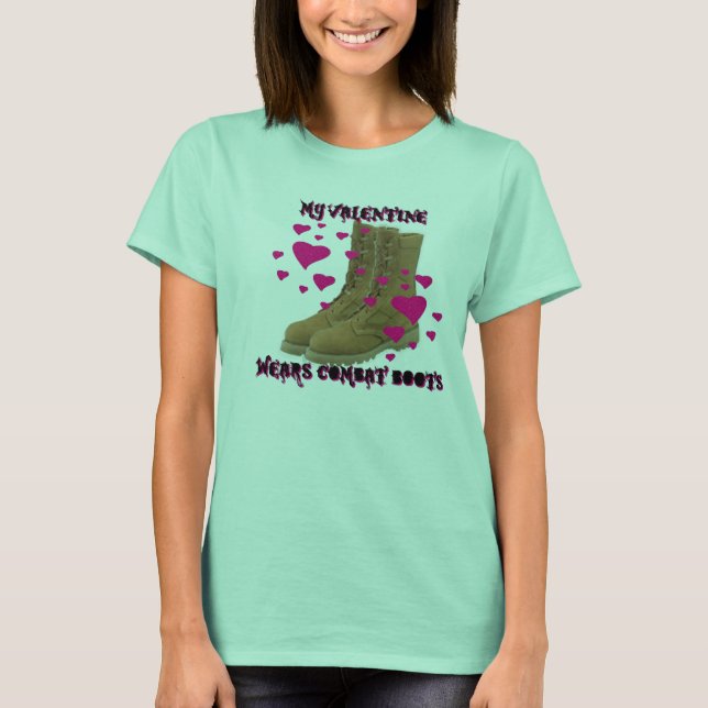 Mina valentinwears stridsstövlar tee (Framsida)