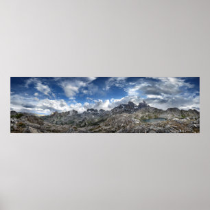 Minarets Panorama ovanför Nydiver Sjöar - Sierra Poster