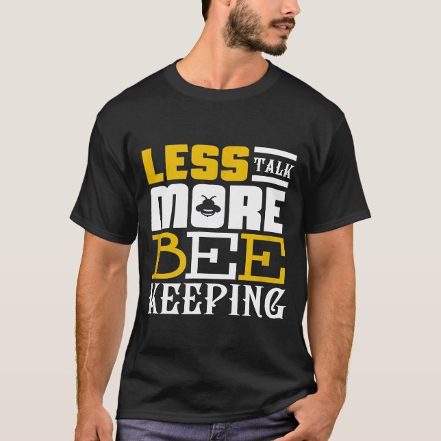 Mindre tal om mer bin behåller citat t shirt (Framsida)