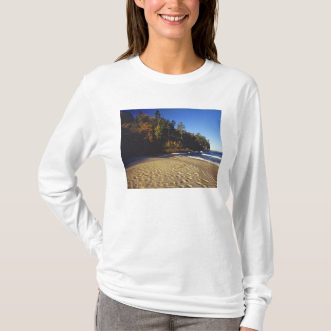 Miners Beach vid Pictured Rocks National T-shirt (Framsida)