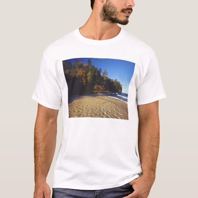 Miners Beach vid Pictured Rocks National Tee Shirt (Framsida)