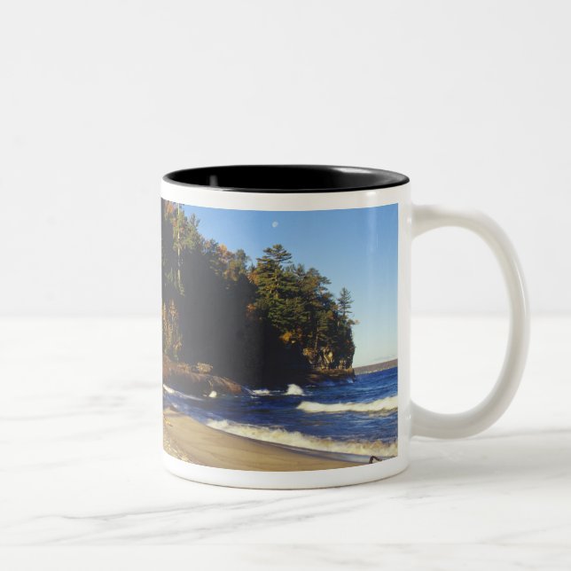 Miners Beach vid Pictured Rocks National Två-Tonad Mugg (Höger)