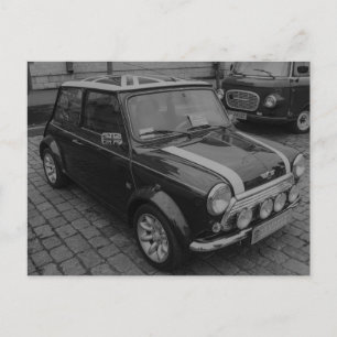 Mini Cooper Vintage bil i svartvitt vykort