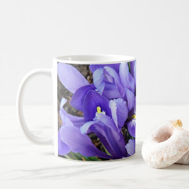 Miniature Blue Irises Vår Blommigt Kaffemugg (Med munk)