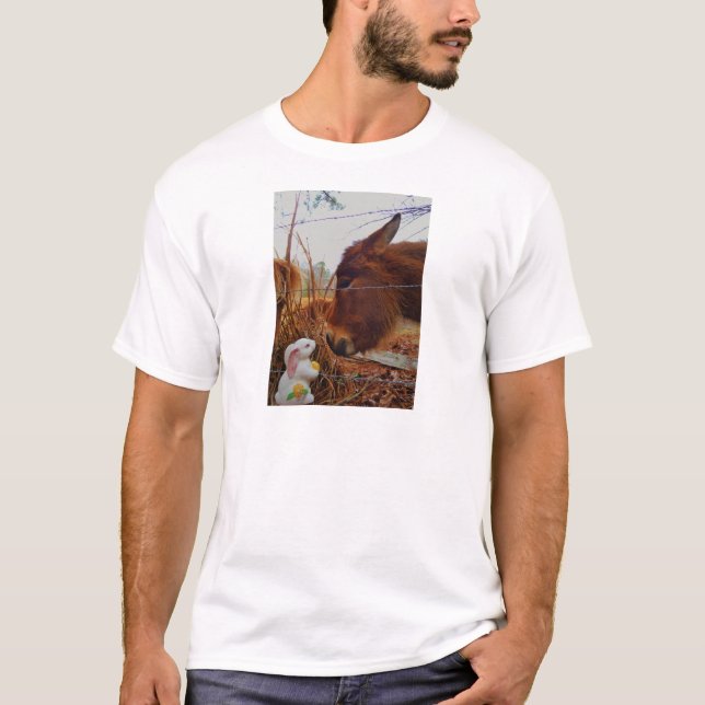 Miniature Brown horse & Påskhare T Shirt (Framsida)