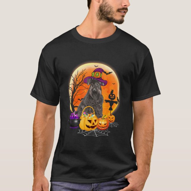 Miniature Schnauzer Hund och Måne Halloween Costum T Shirt (Framsida)