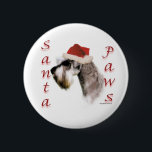 Miniature Schnauzer Santa Tassar Knapp<br><div class="desc">Din favoritjultomte hund spelar Jultomten ~ eller Santa Tassar. Den här roligten av AKC hund aveln,  Wire Miniature Schnauzer,  gör en unik julklapp på ett t-shirt,  prydnadsbrev,  hälsningskort,  mugg,  klistermärke och mycket mer!</div>